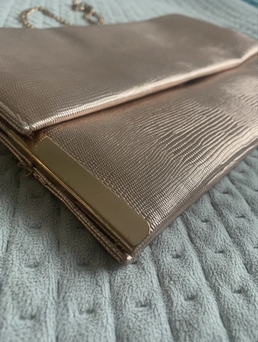 Torebka damska na łańcuszku