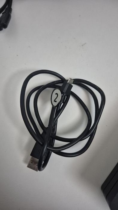 Pack PS4 Pro Branca (1TB) + PlayStation VR + 2 Comandos + 5 Jogos