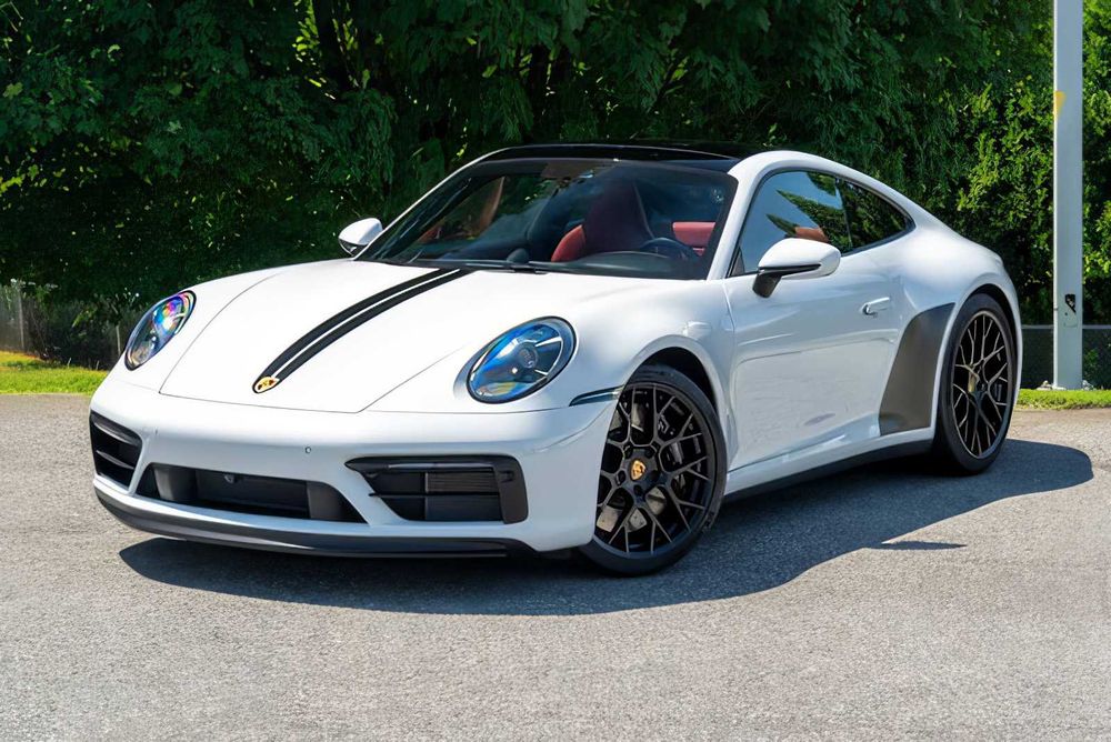 Porsche 911 Carrera      2022