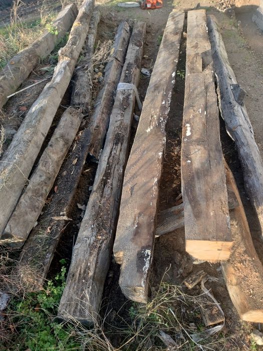 Traves de madeira antiga