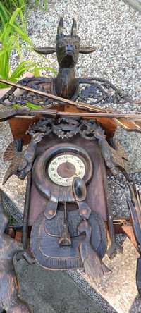 Stary drewniany zegar do złożenia