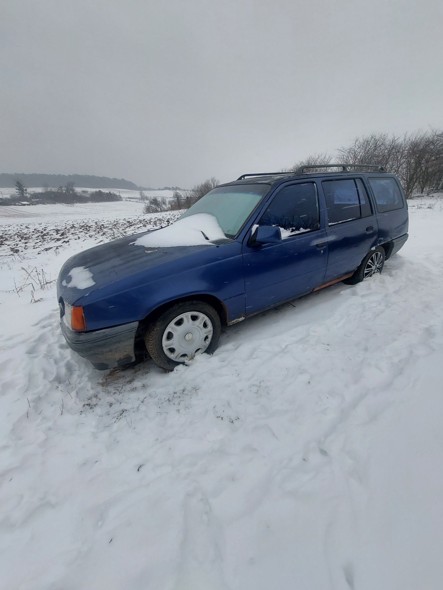 Продам Opel kadett на ходу деталі по телефону.