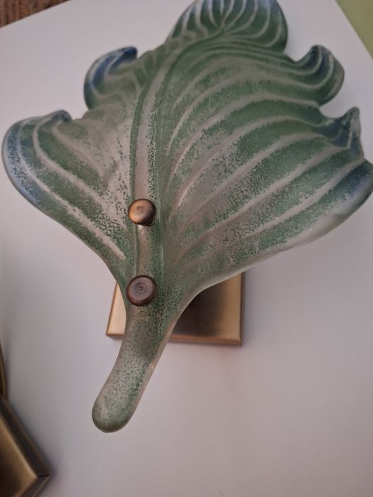 Par de apliques de vidro em forma de folha