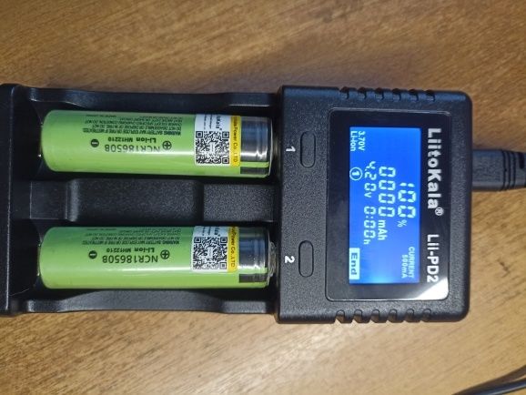 Зарядний пристрій LiitoKala Lii-PD2 для акумуляторів 18650