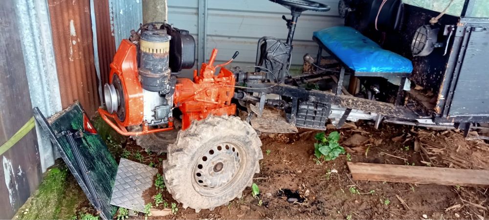 Motocultivador puxa as 4