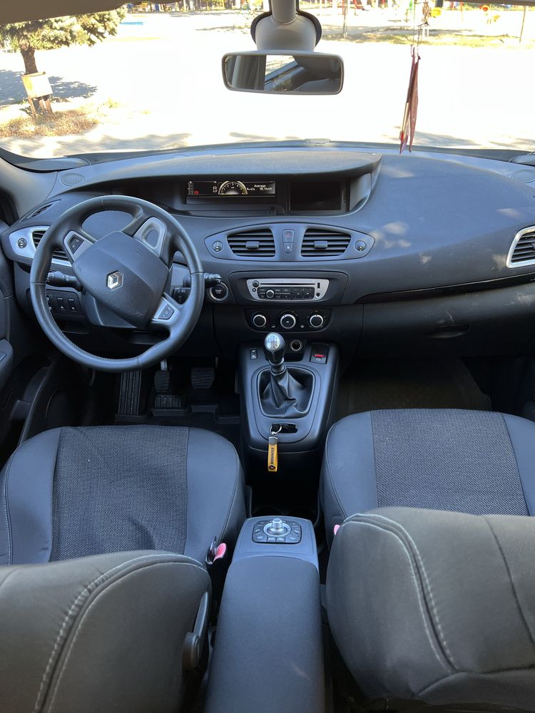 Renault Grand Scenic 3 (2012, 1. 5 dci Diesel 81 кВт 110 к. с)