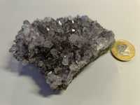 Naturalny kamień Ametyst w formie krystalicznej bryły skałki nr D