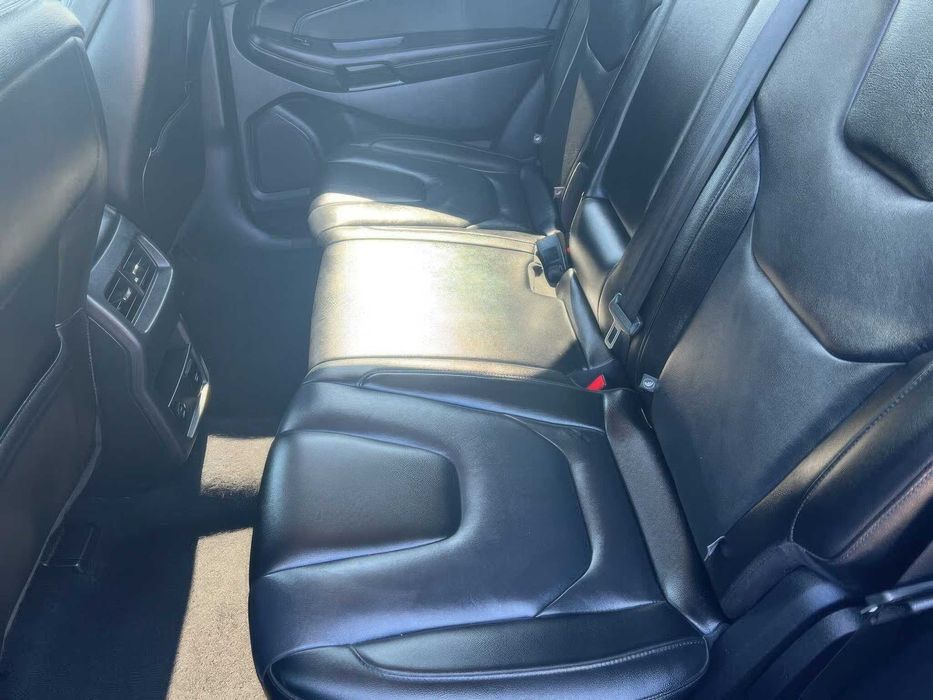 Ford Edge Titanium      2022