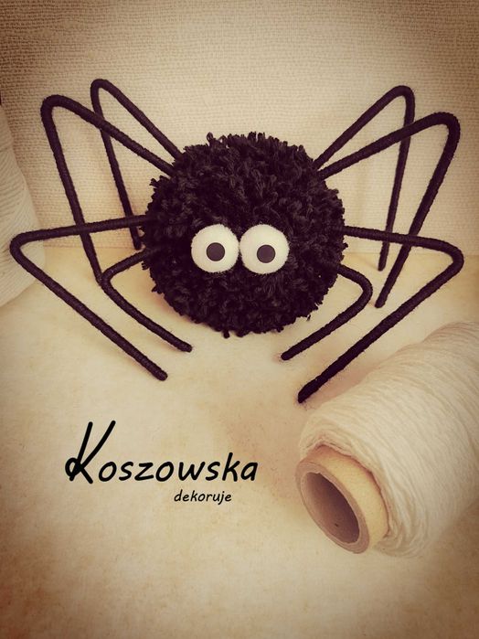 Pająk TuliTarantula 10cm pompon włóczka - Koszowska dekoruje