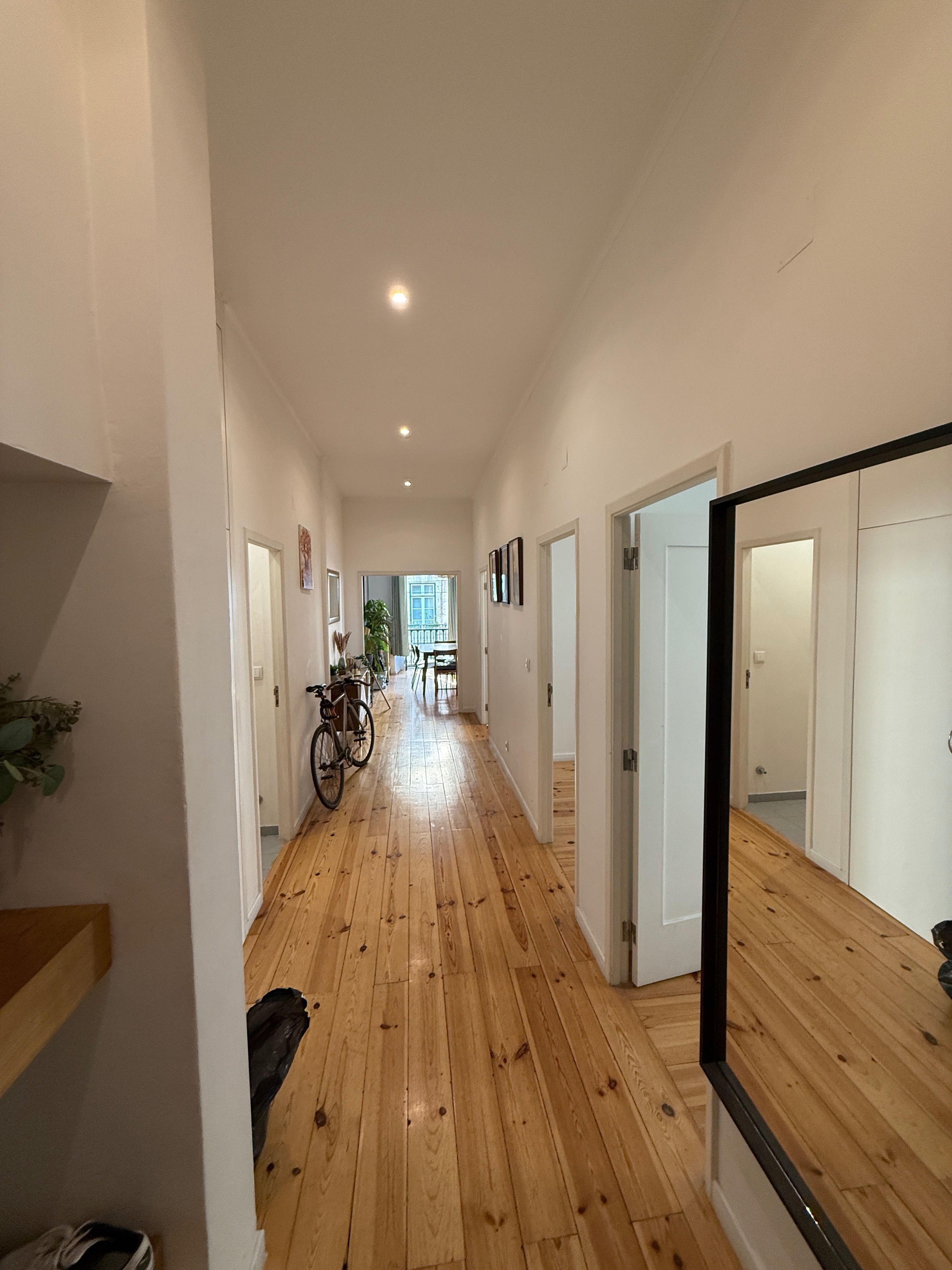Apartamento T2 sem mobília na Baixa - Rua da Conceição