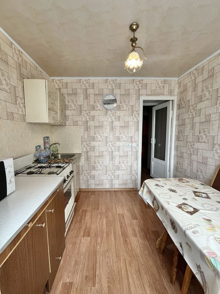 Продам 1 кімнатну квартиру на О. Береста