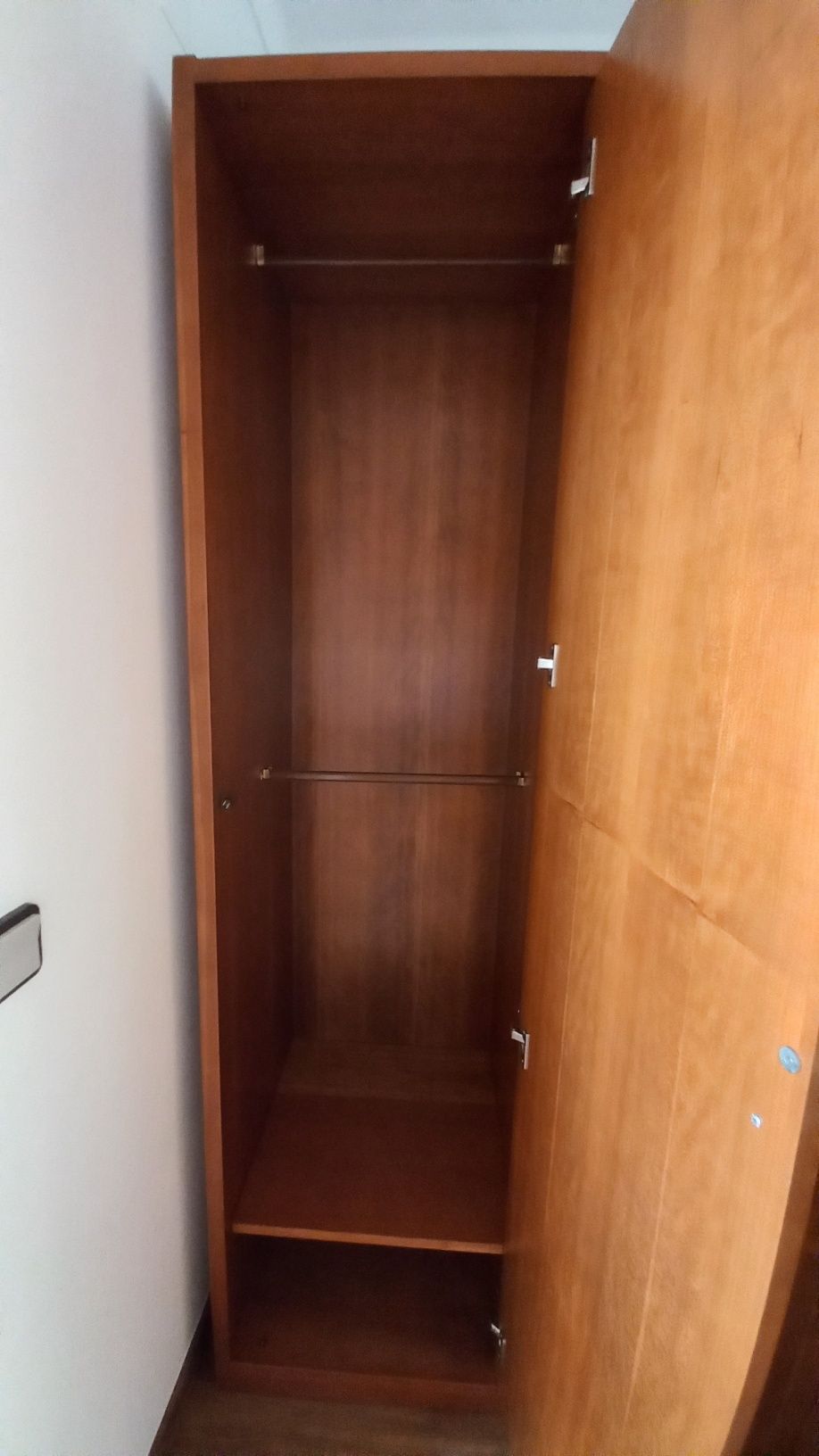 Mobília Estúdio 2 camas COMO NOVO! -- Studio furniture 2 pax LIKE NEW!