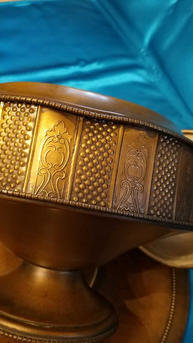 terrina e prato muito antigo