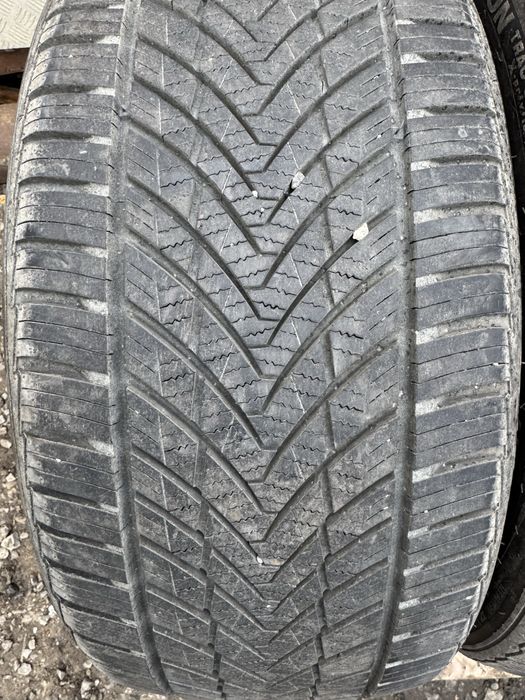 Автошина 225.40.18