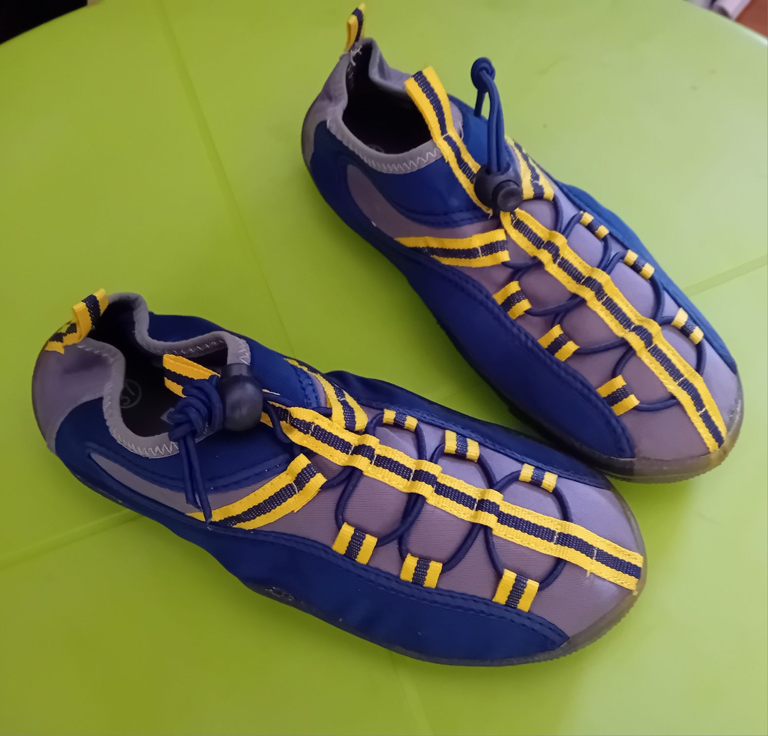 Sapatos Deeply de água T37