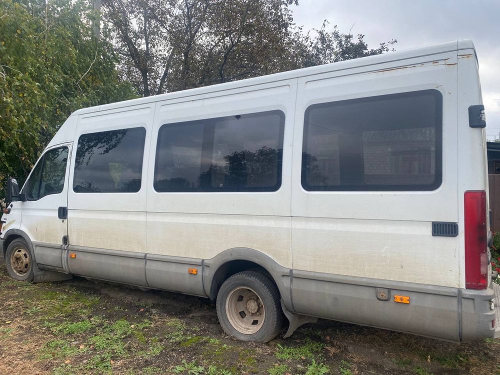 Продам автобус пассажирский Iveco daily 35s