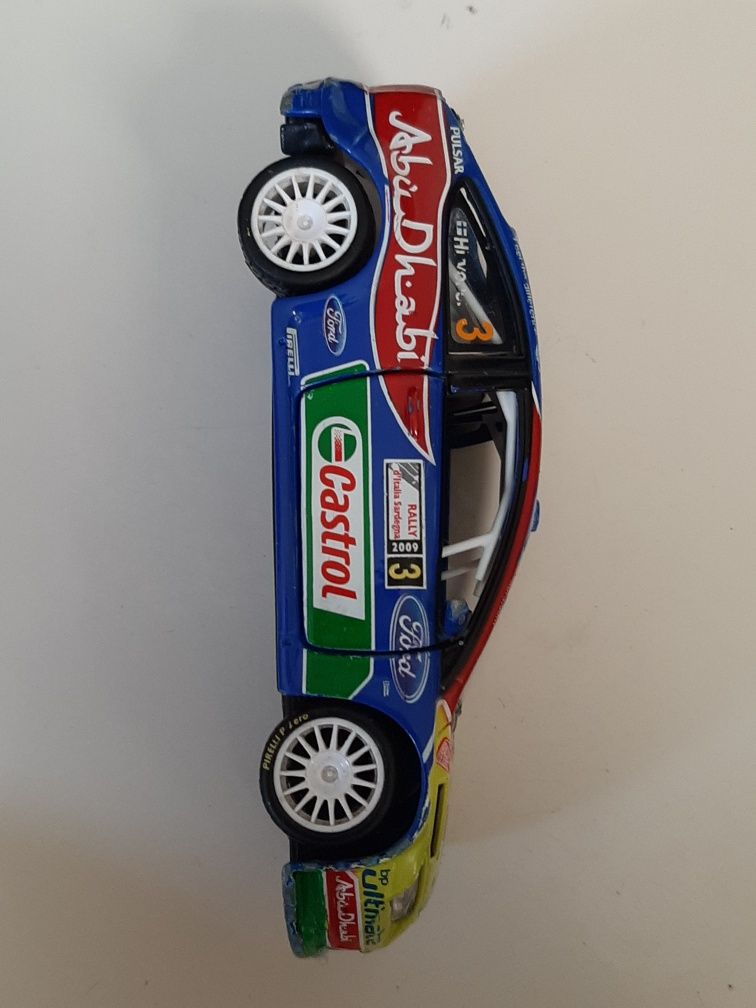 Carro de Coleção Ford Focus 1/32