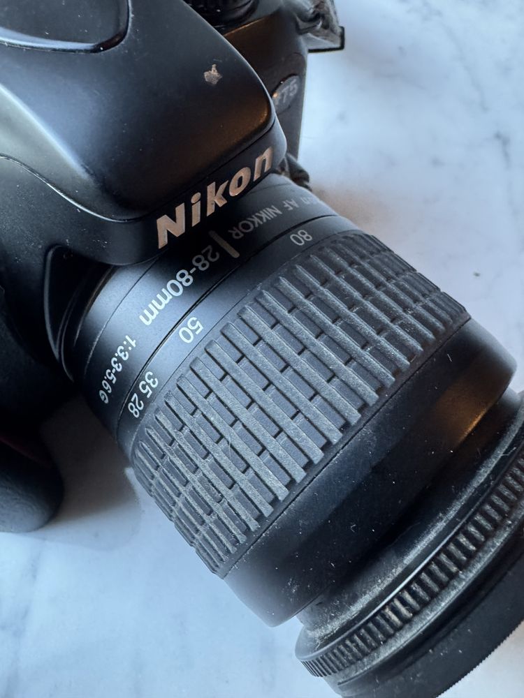 Aparat Nikon F75