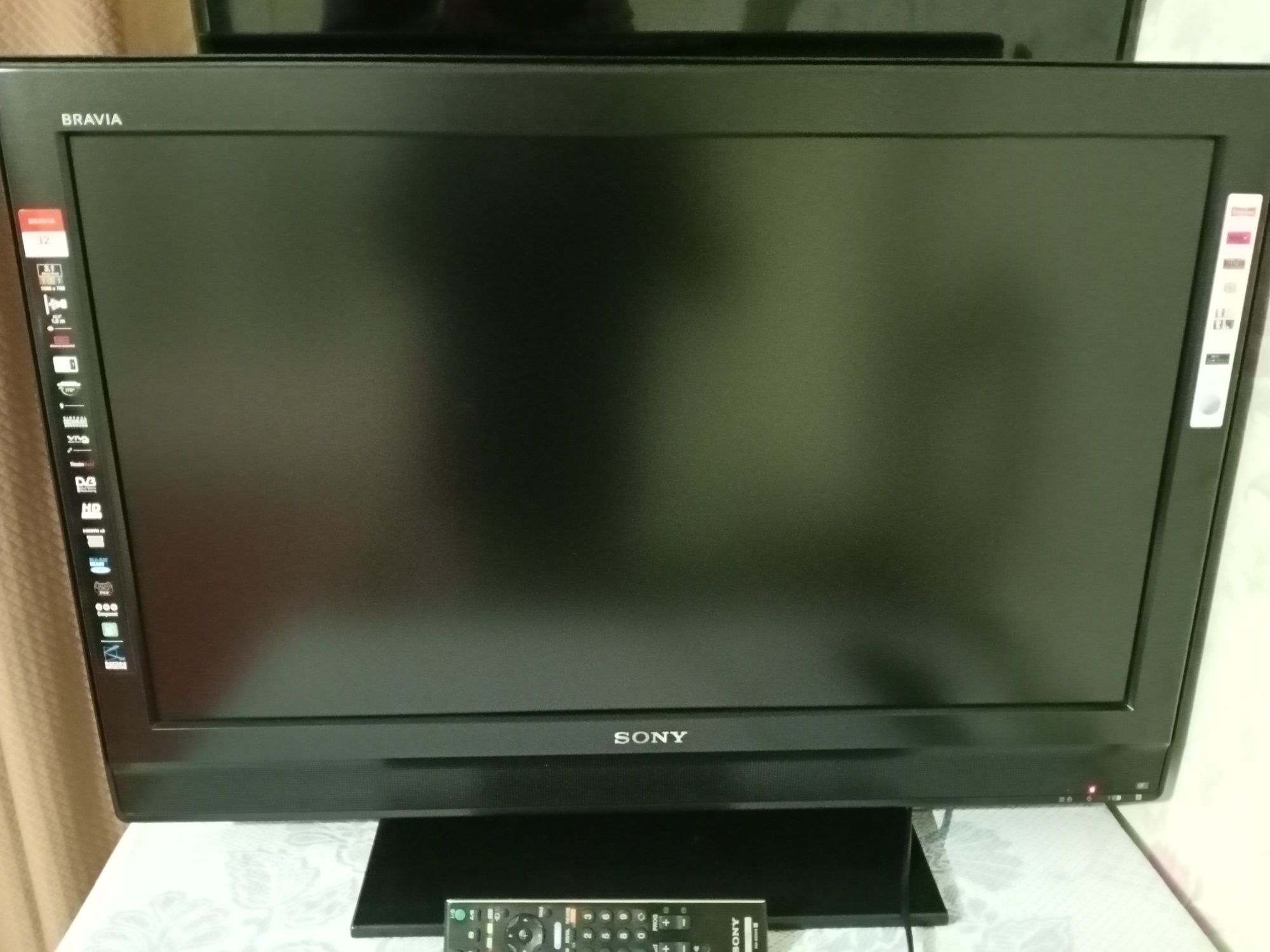 Телевизор диагональ 32 дюйма. Sony.