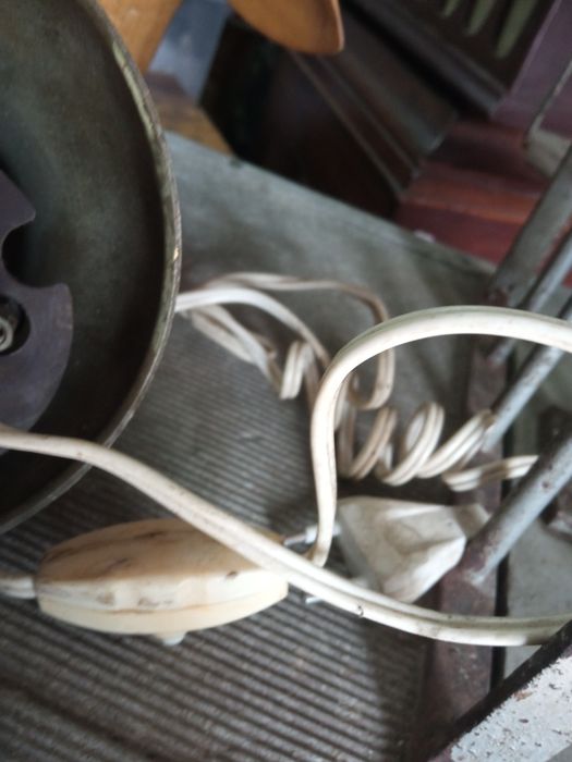 Sino elétrico. É só ligar á corrente. A funcionar.