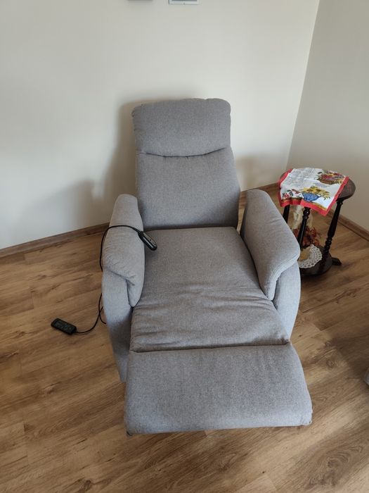 Fotel z funkcją relax i masażu. Jak nowy.