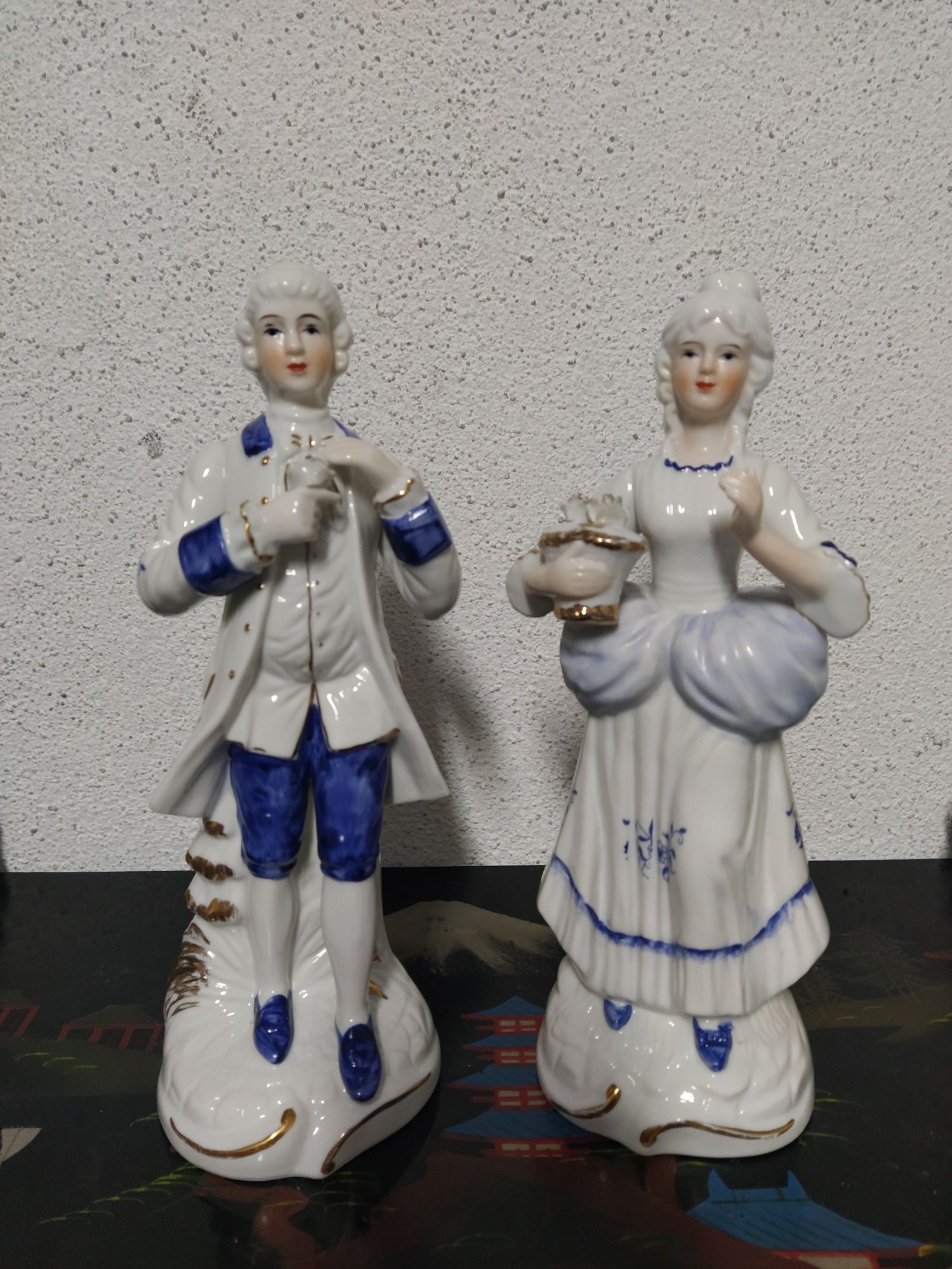 Casal de Duques em porcelana, estilo Luís XIV