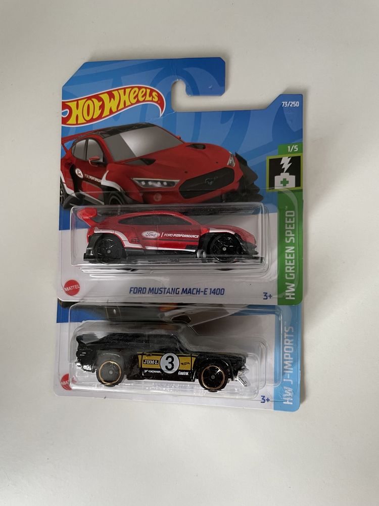 Hot Wheels - samochody Mustang i Mazda