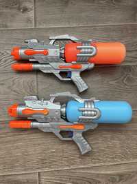 Іграшкові водяні пістолети