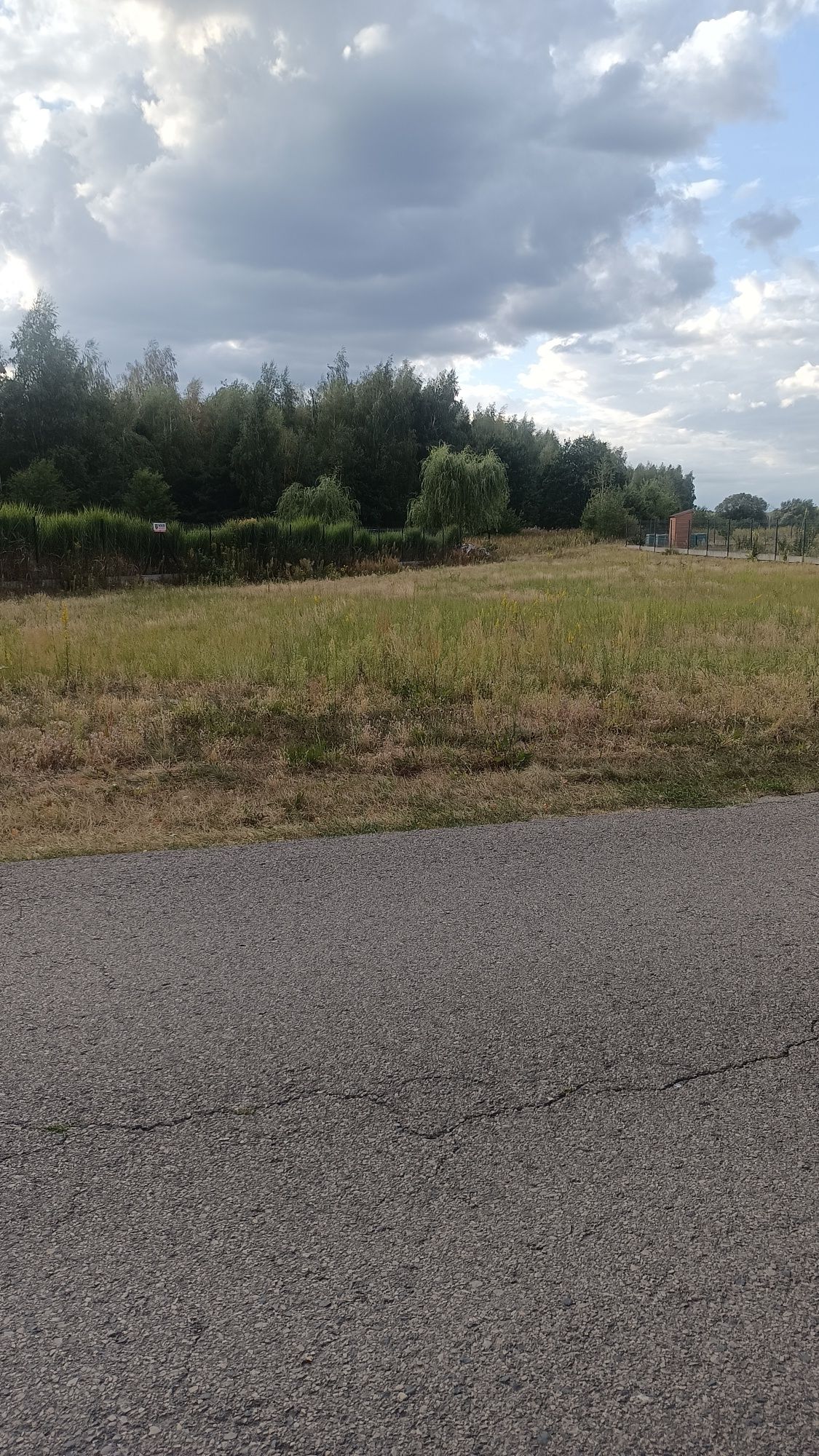 Sprzedam działkę budowlaną Dobiesz