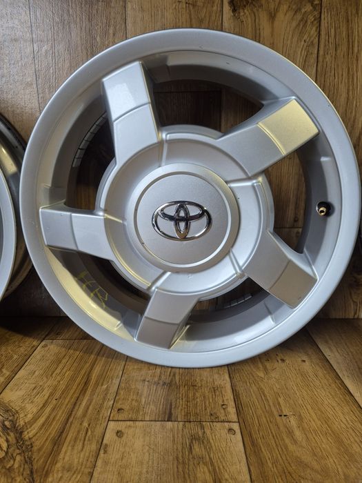Felgi Toyota 15cali 4x100 et35 4,5j stan idealny Yaris Aygo