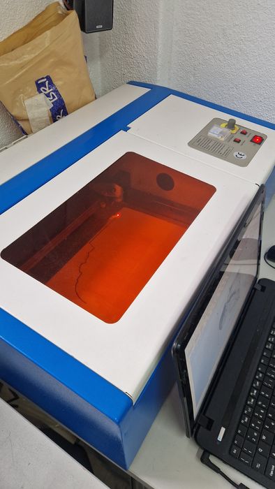Maquina Gravação e Corte Laser