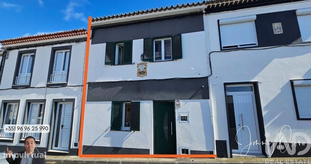 Moradia geminada T2 em Água de Pau de 137 m2