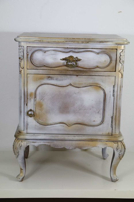 Mesa de cabeceira antiga vintage