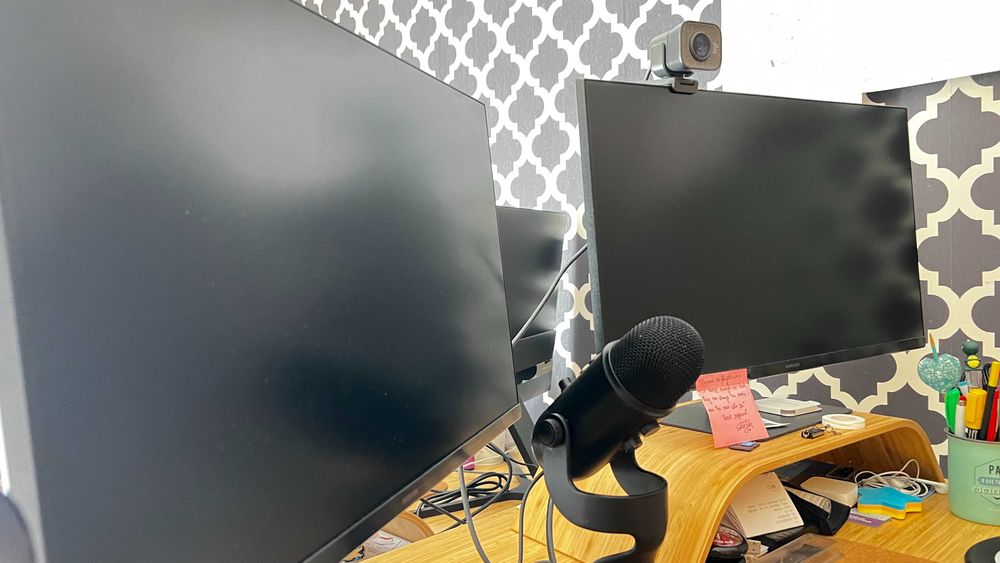 Monitores SAMSUNG procuram casa para continuarem a ser felizes