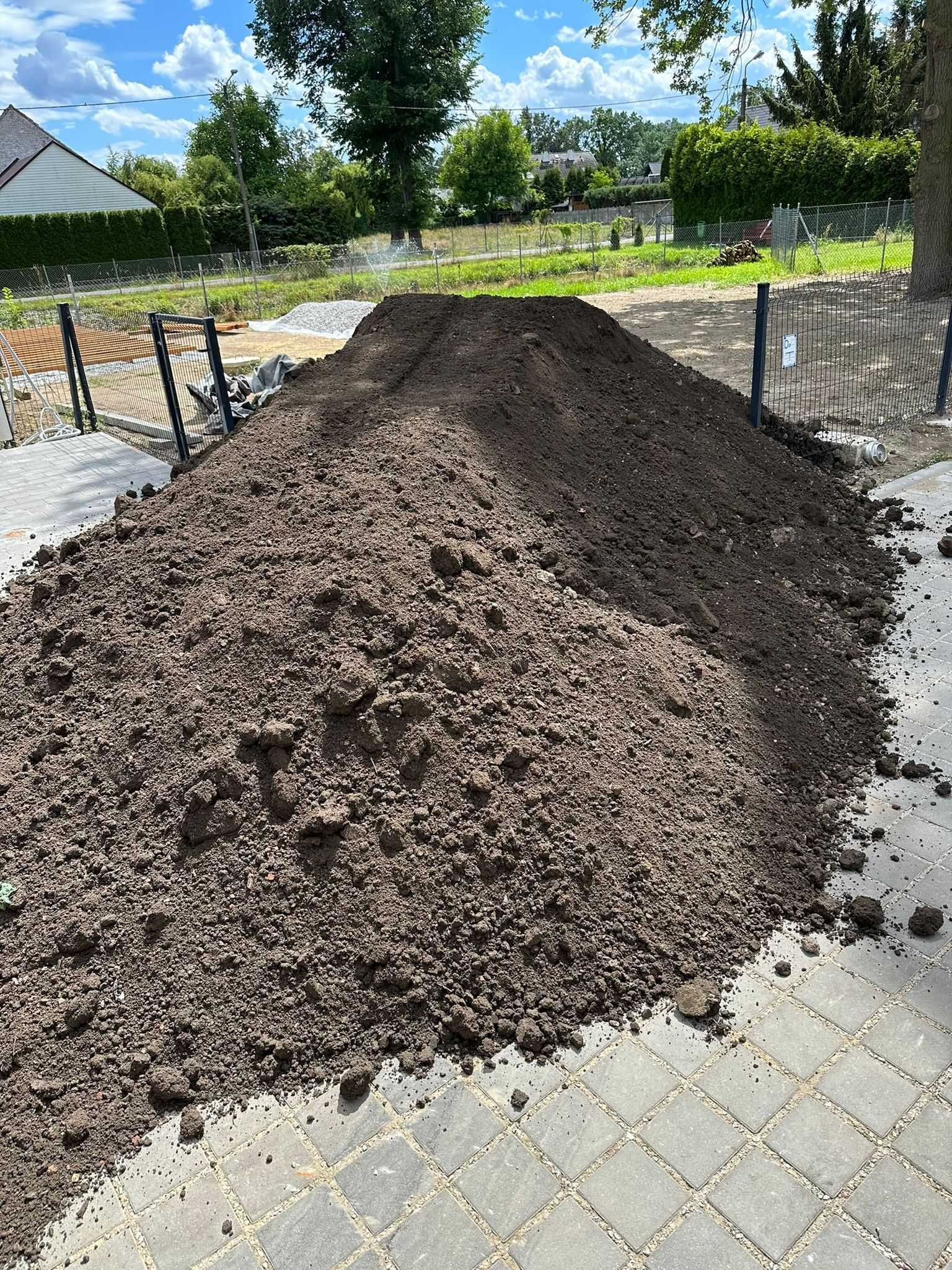 Humus,Ziemia do ogrodu, Ziemia przesiewana,Ziemia na Wyrównanie terenu