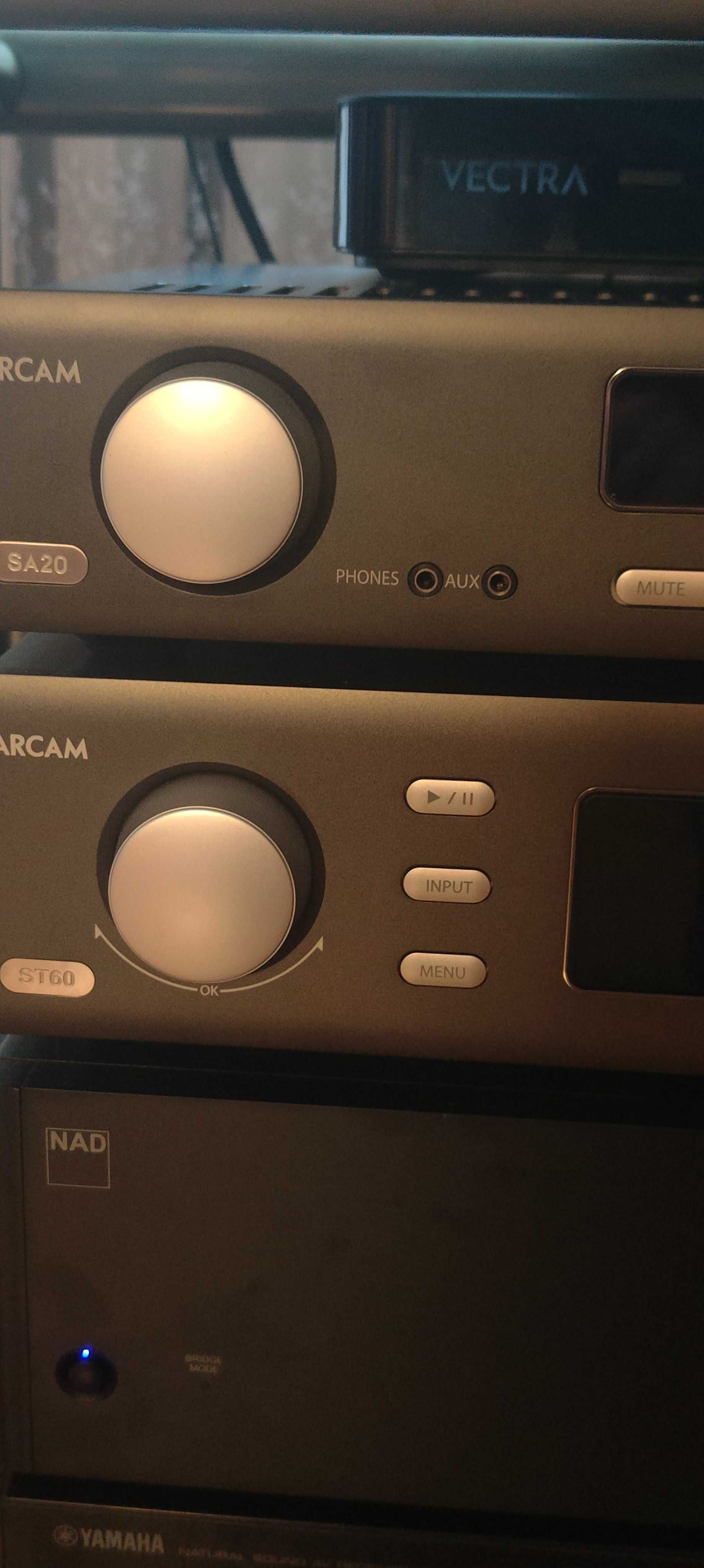 ARCAM  ST60 ARCAM   SA20
Wzmacniacz zintegrowany w klasie G
Streamer