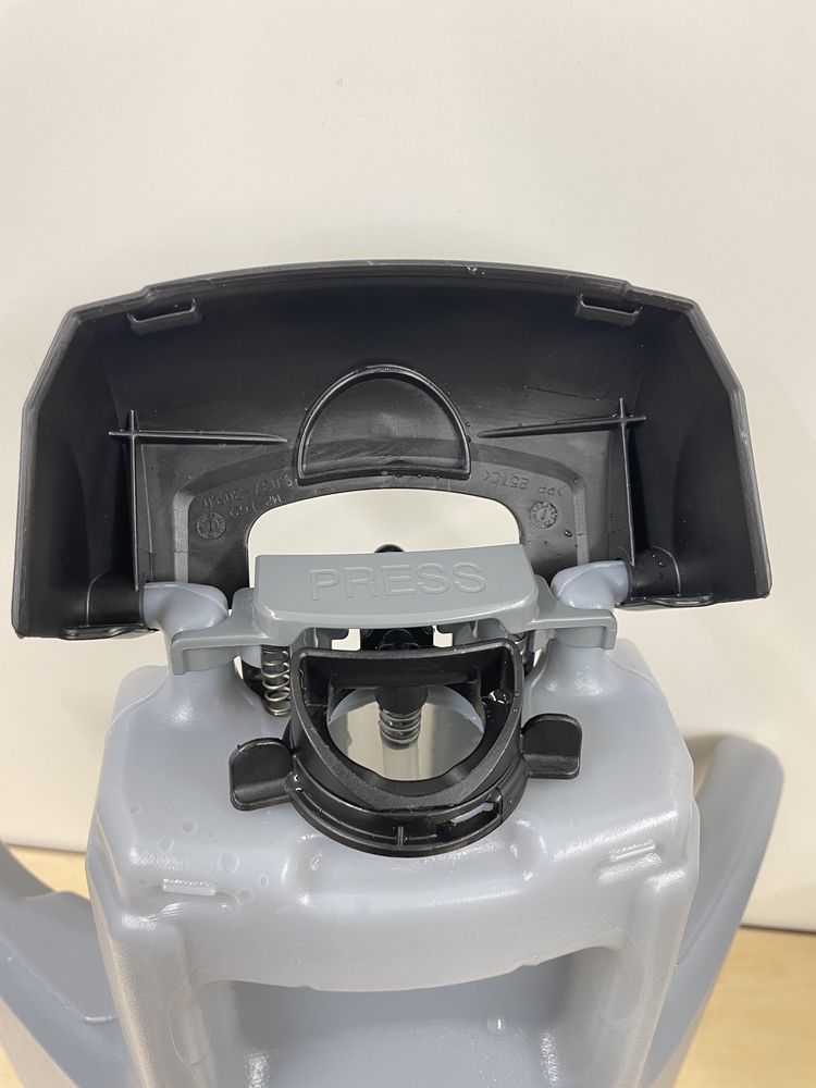 Pojemnik na wode detergent odkurzacz karcher Se 4001 Se 4002 kompletny