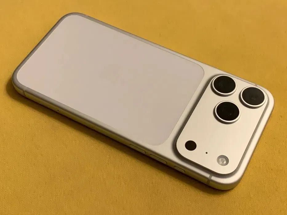 iPhone 17 Pro Max - Silver