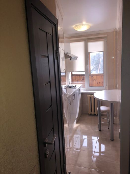 Київ Дарницький 1 кімнатна з газом та ремонтом