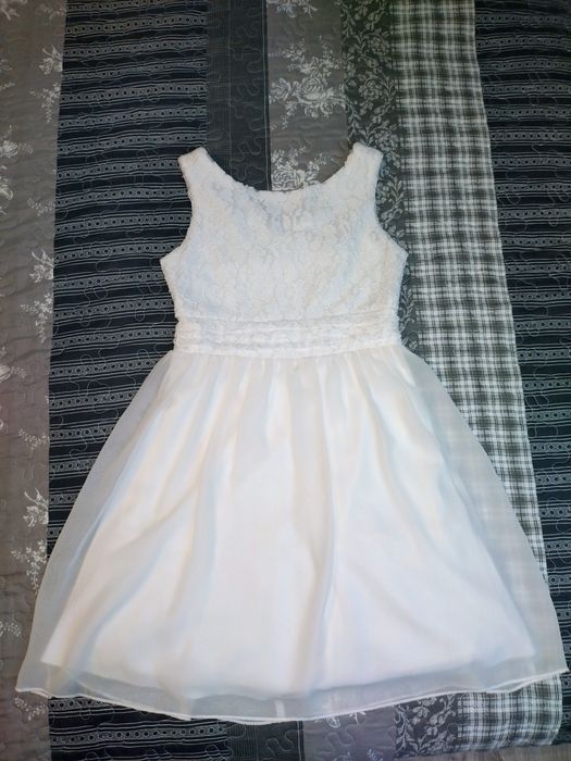 Sukienka biała z bolerkiem 128 134