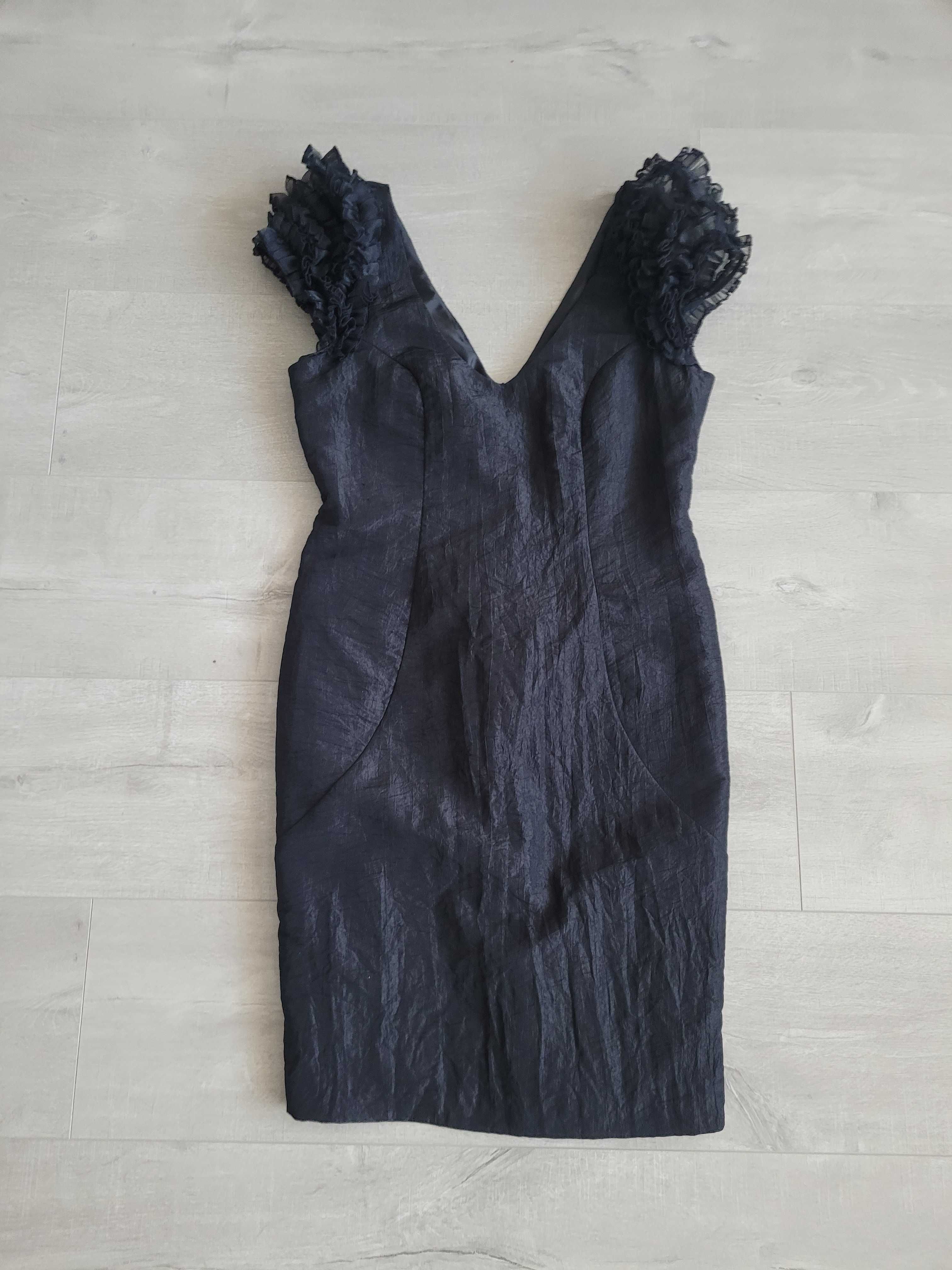 Mała czarna elegancka sukienka 40
