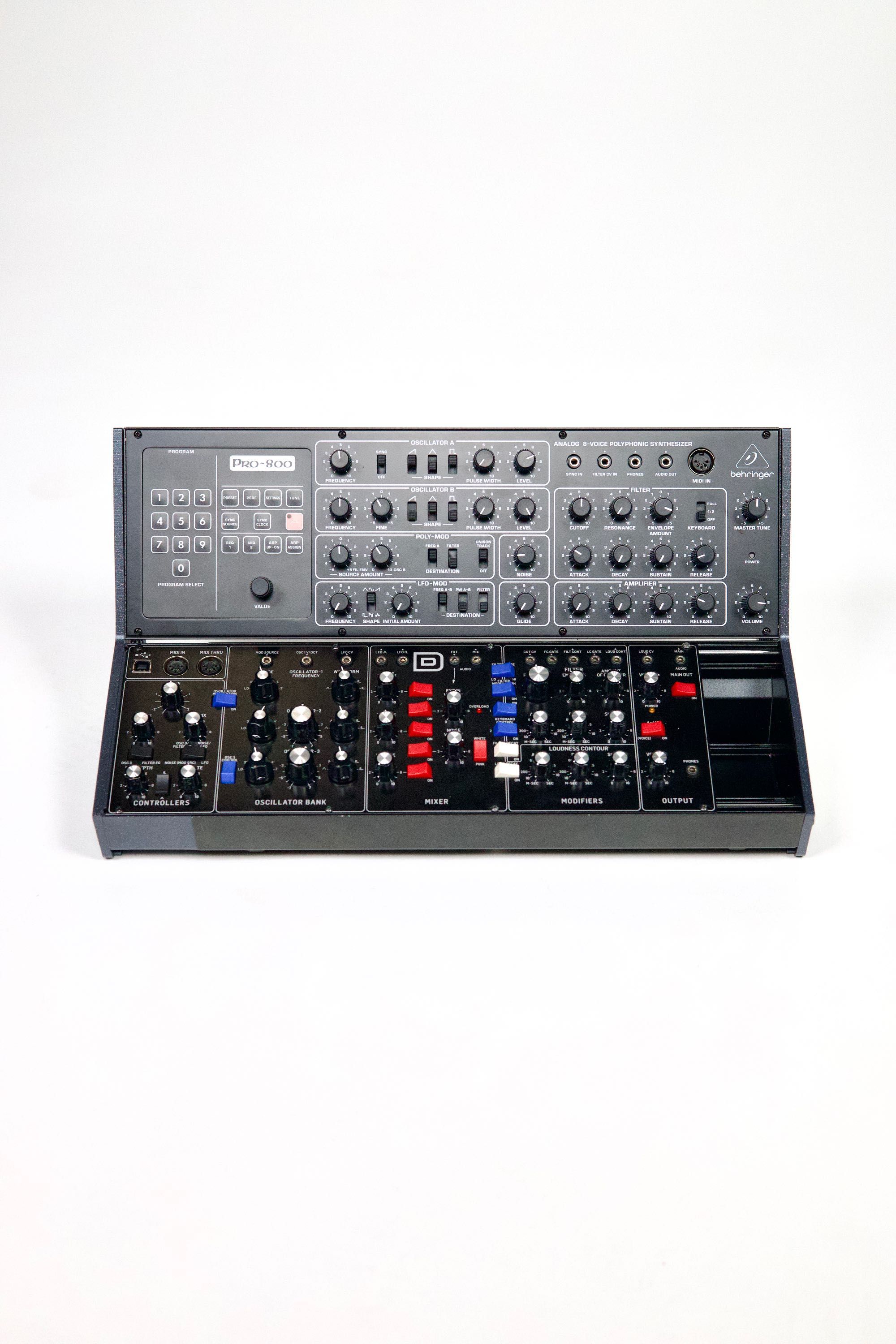 Behringer Model D + Pro 800 + Boczki 3D