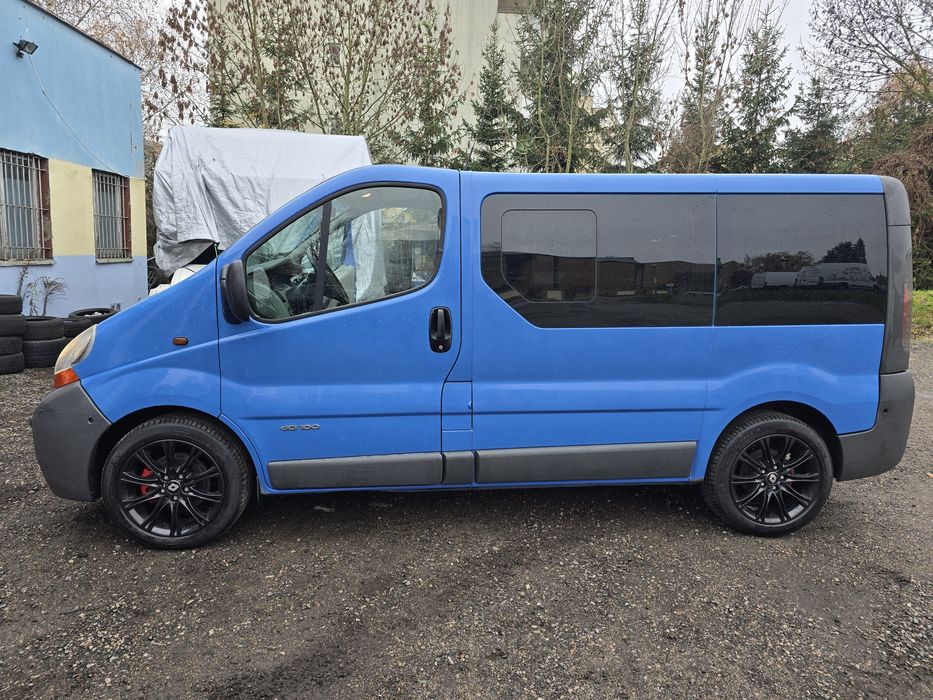 Renault Trafic 1.9 diesel 100km 9 osobowy webasto klima 6 biegów