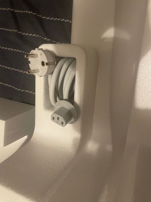 iMac 27″ Retina 5K (2019) – i5 6-Core, 64 GB RAM, 2 TB SSD64309650844290123