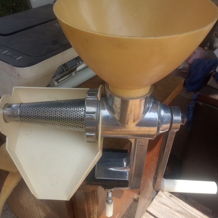 Струмок для овощей и фруктов ЮМЗ