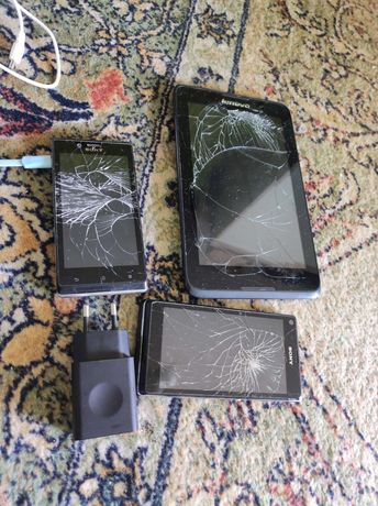 Zestaw tablet dwa telefony  Sony Xperia uszkodzone