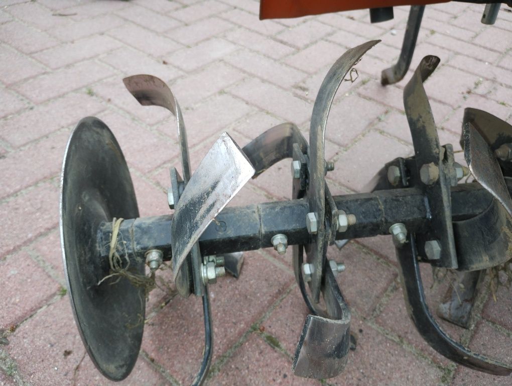 glebogryzarka STIHL MH 700.1