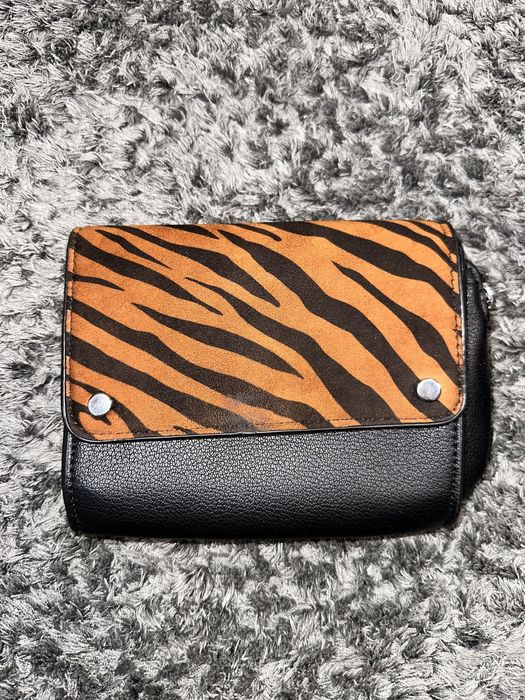 Продам клатч c&a