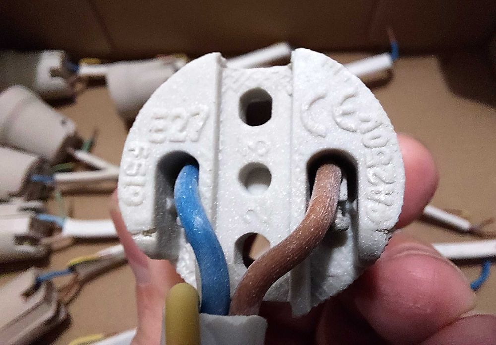 Ceramiczne oprawki do żarówek E27 (14 sztuk)