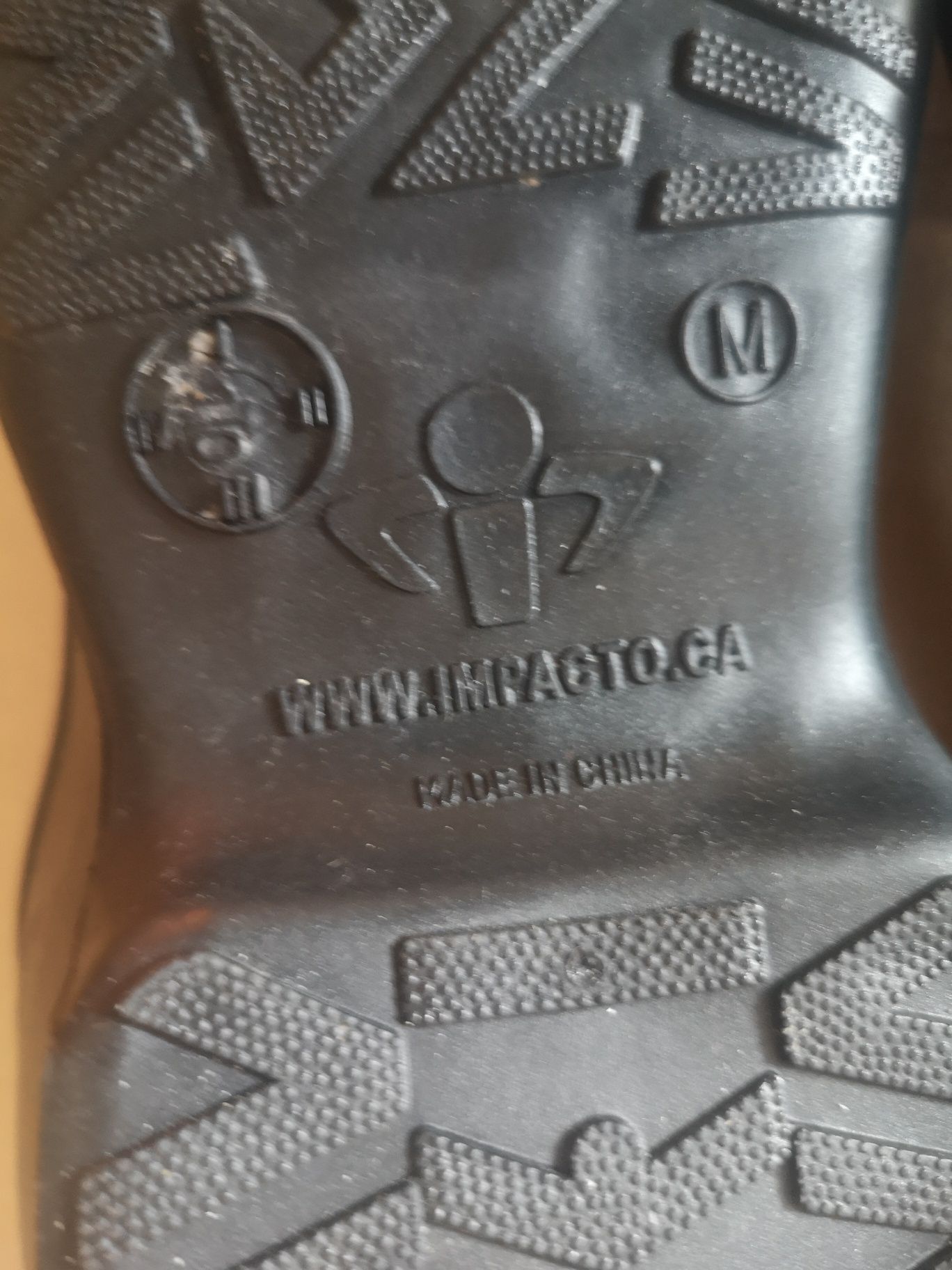 . Nakładki gumowe na buty nr 10M/